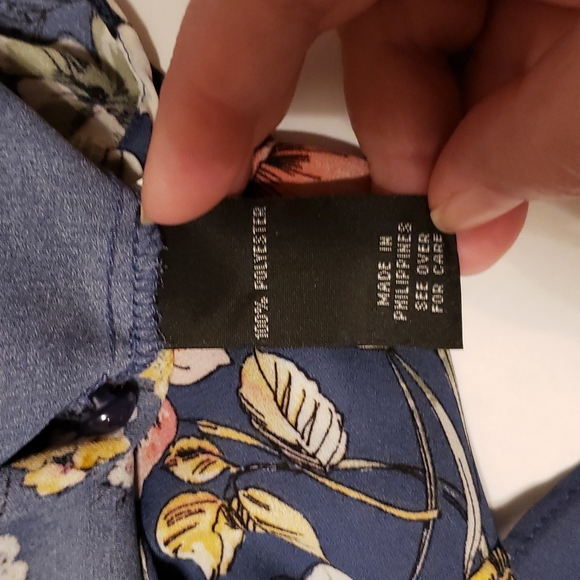 IZ Byer sz XL Blue Floral Halter Blouse - Picture 5 of 6